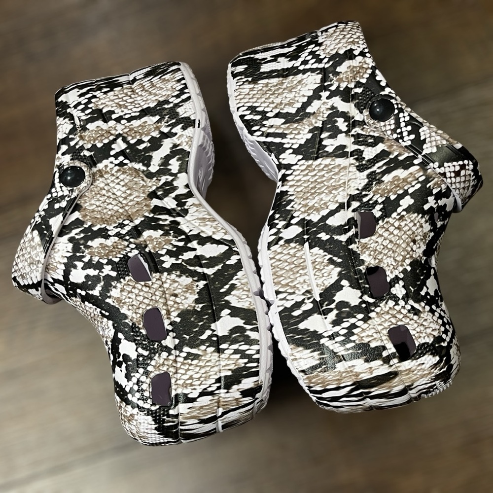 PLATFORM CLOGS • Animal Print • Size 10 • Women - Picture 3 of 12